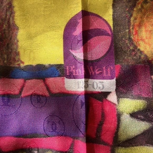 CARTIER Paris. Silk Scarf, Multicoloured Stained Glass Pattern, Pink Wolf 125-03 - Picture 8 of 10